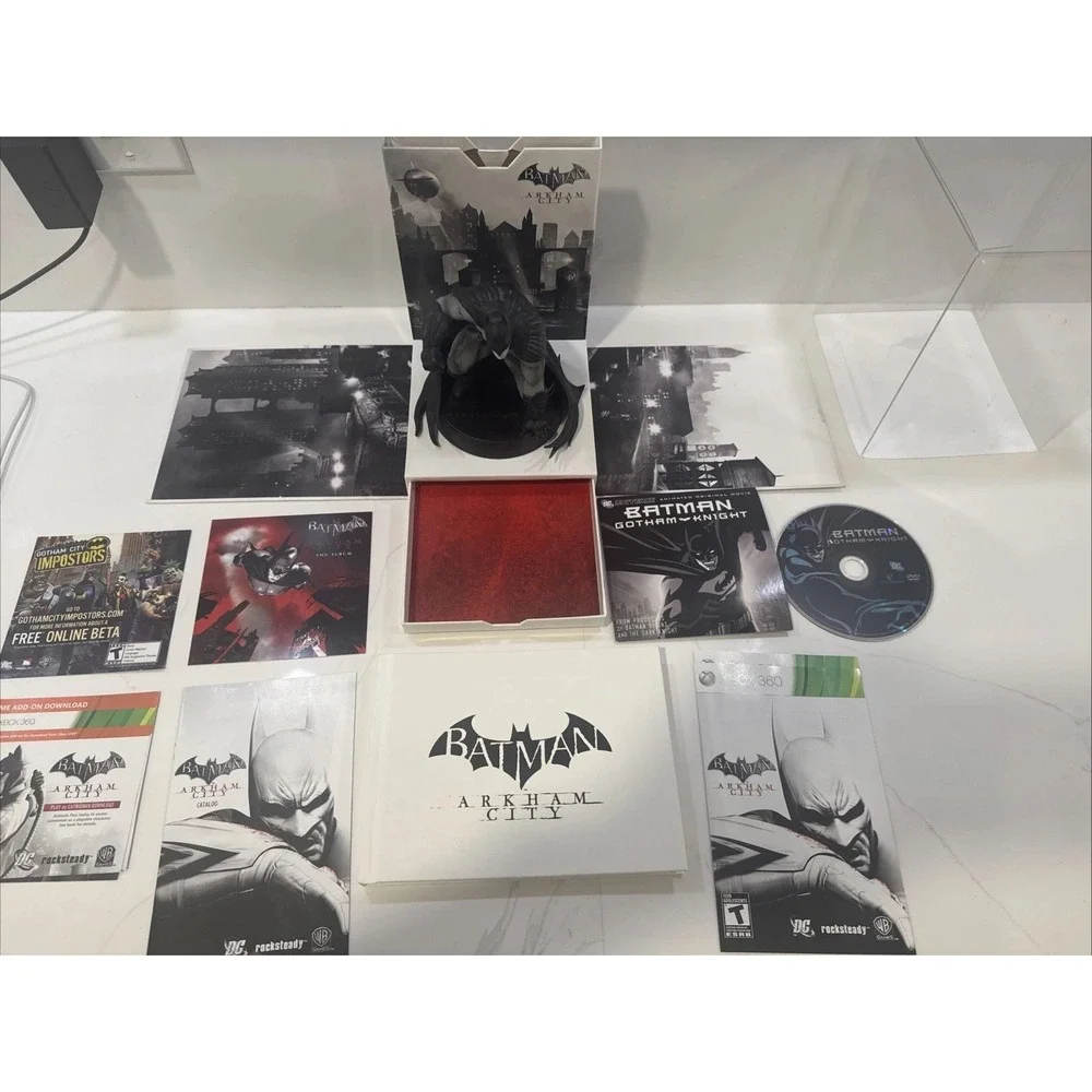 Batman Arkham city Statue Box DVD And Book. Xbox Game Is Not Included